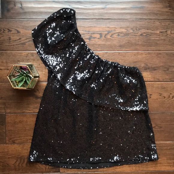 NWT BB Dakota one shoulder black sequin top - Picture 3 of 4